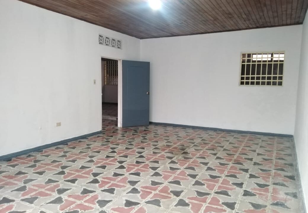 578ce835-df84-4487-8122-ef2b8ac15211