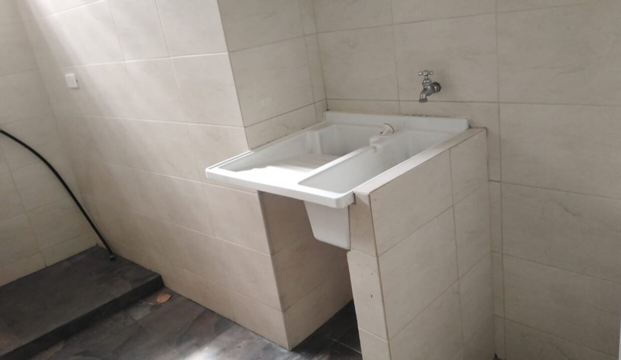 81f77528-d16c-4e6a-a7c0-f54e54e622f1