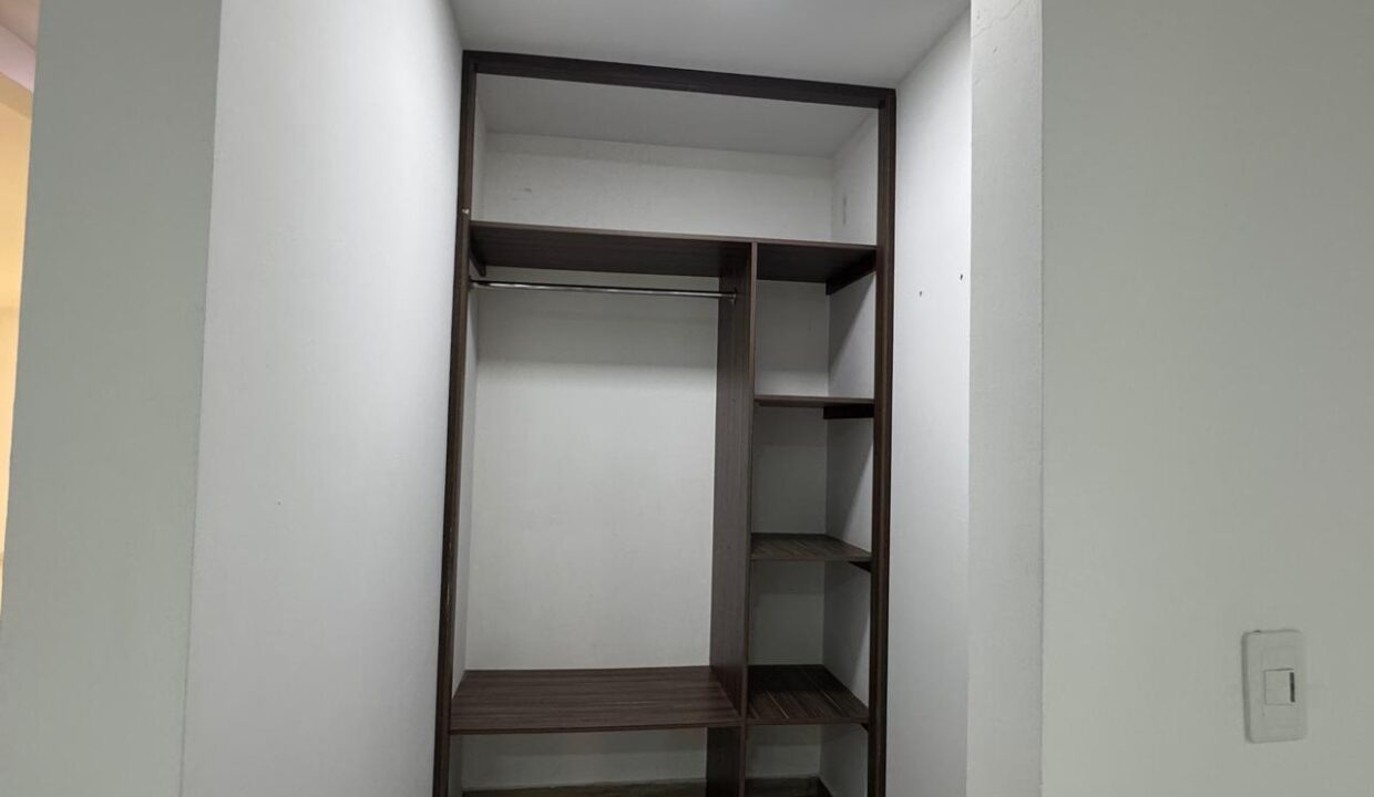 b437e77d-97ea-44ed-a078-57e30f4d9a89