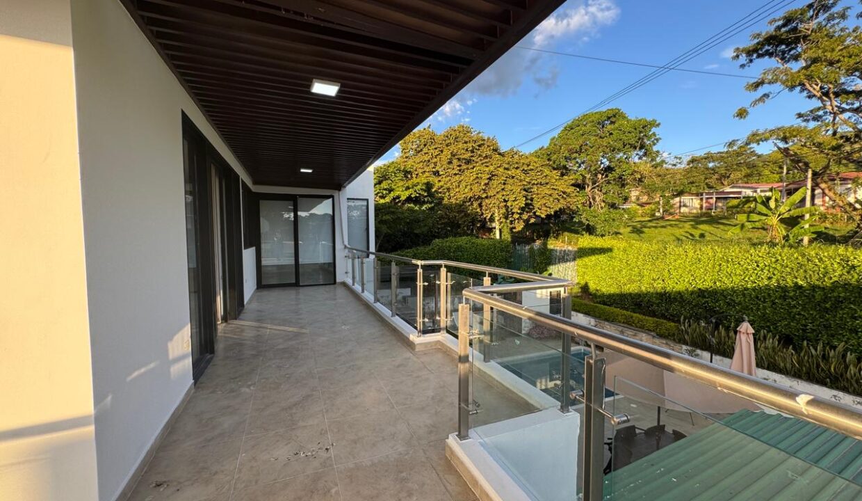 dc219995-c56f-43da-8801-b8b30b5d1072