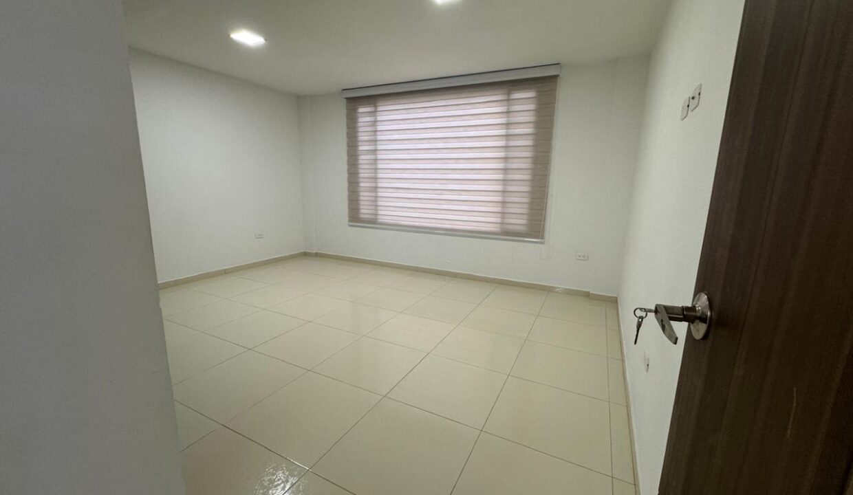 f74f1512-eefc-4564-bc9e-44287890d8a8