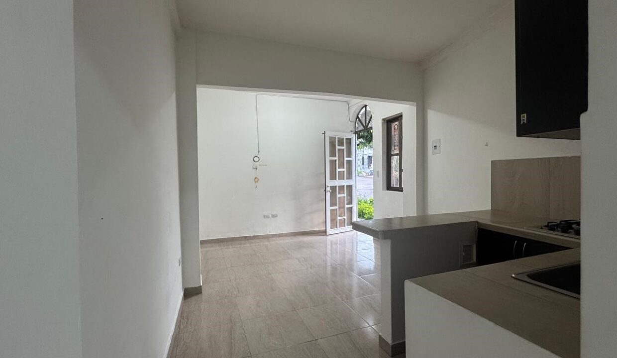 c0cdea1f-7695-41cb-aadf-79e917ff9f1e