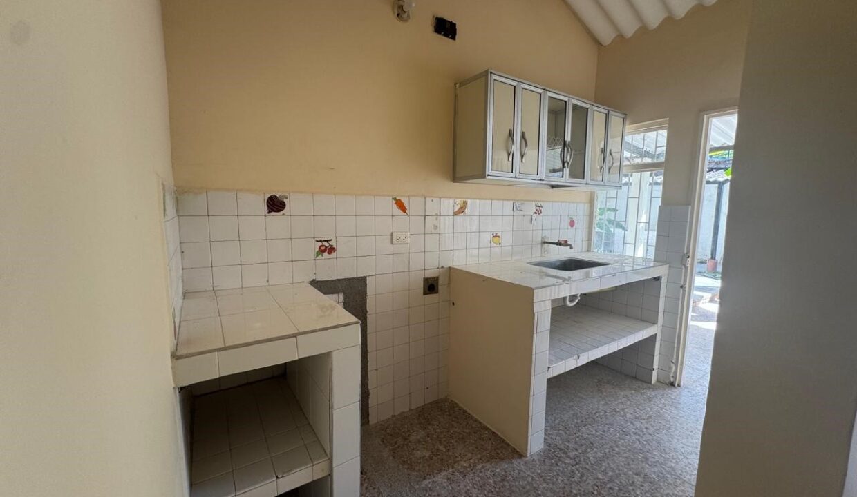 8f293ae4-2c74-4959-87db-d5db60fa5832