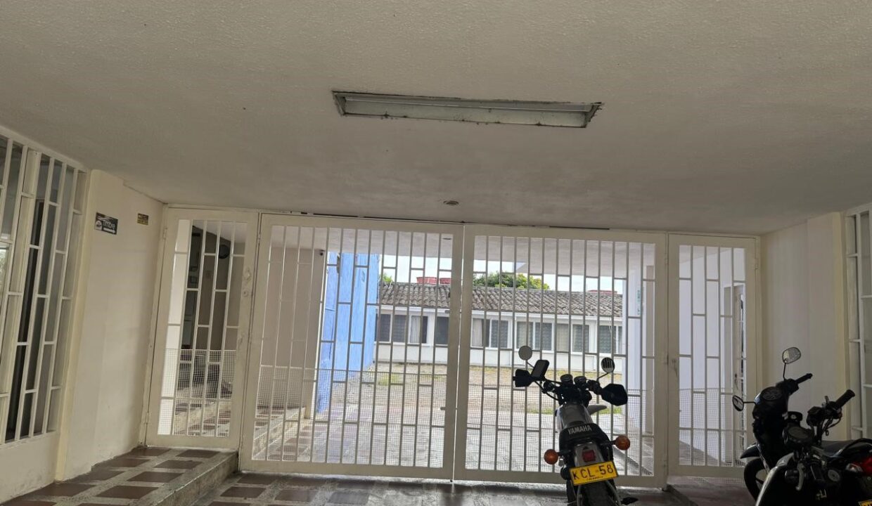 a5eff75e-e909-4e4b-9be9-4ce5c0b6ff0a