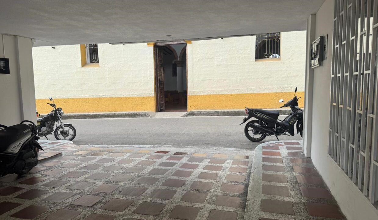 ac6190d7-588f-4f5a-a4ff-09417336e929