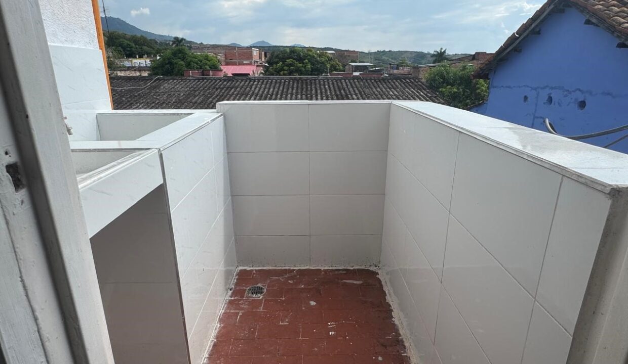 b371ca5e-18fc-4fe8-86b6-81094a74c9ec