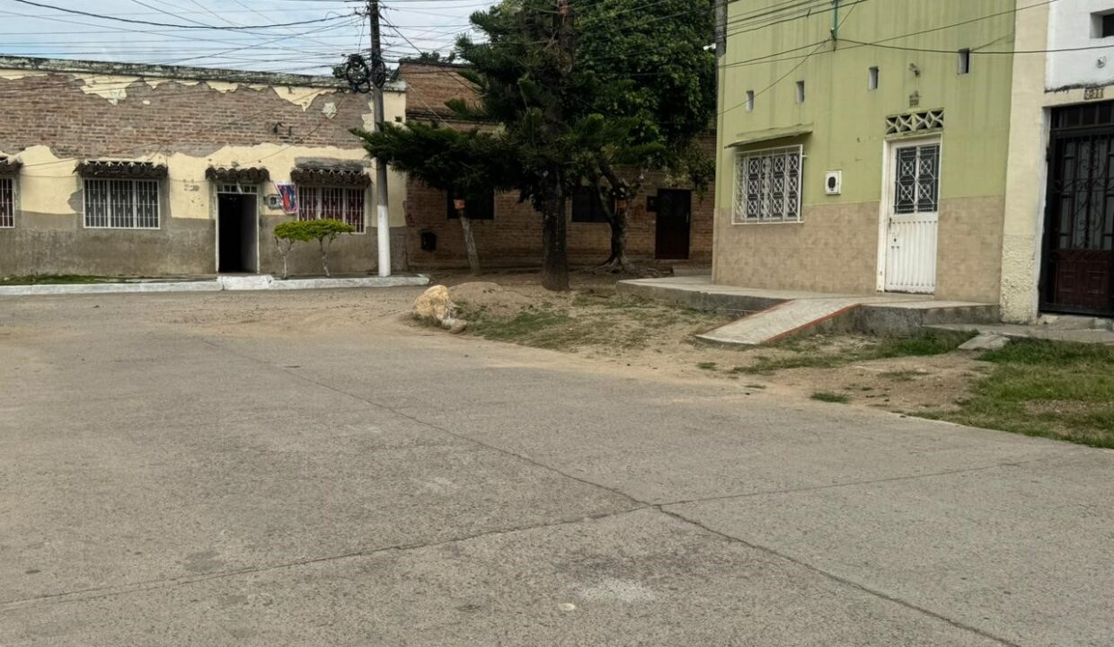 876b2de9-4282-40c7-8939-70fa93036dd8