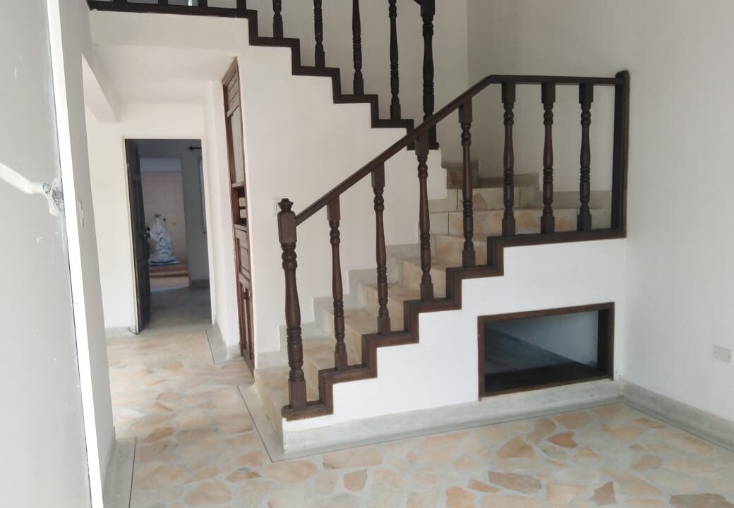 f76ee079-74e4-451a-93ac-a1fb050f4b3b