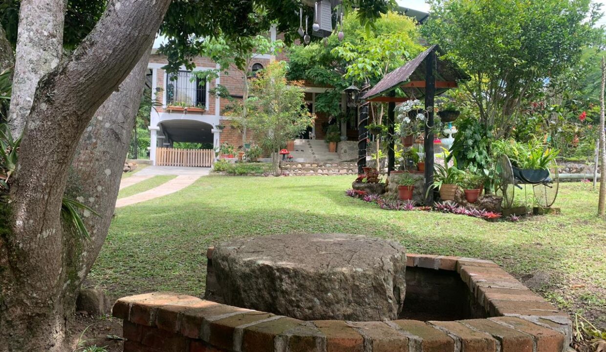 a8ad7f56-52e4-4e5f-82b5-d21fee6acb54