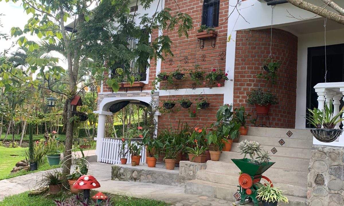 e3c68b62-cd7a-43a0-bf87-01a74b37389b