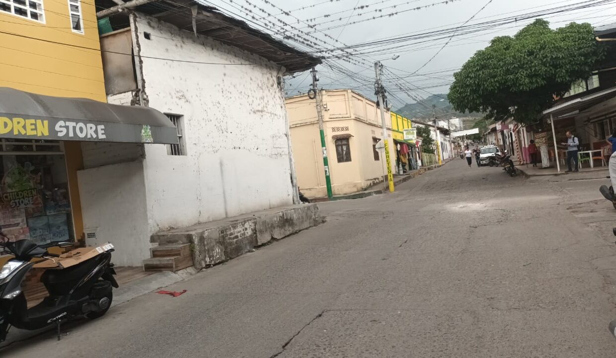 48205903-c30a-4001-87b8-e0262165326c