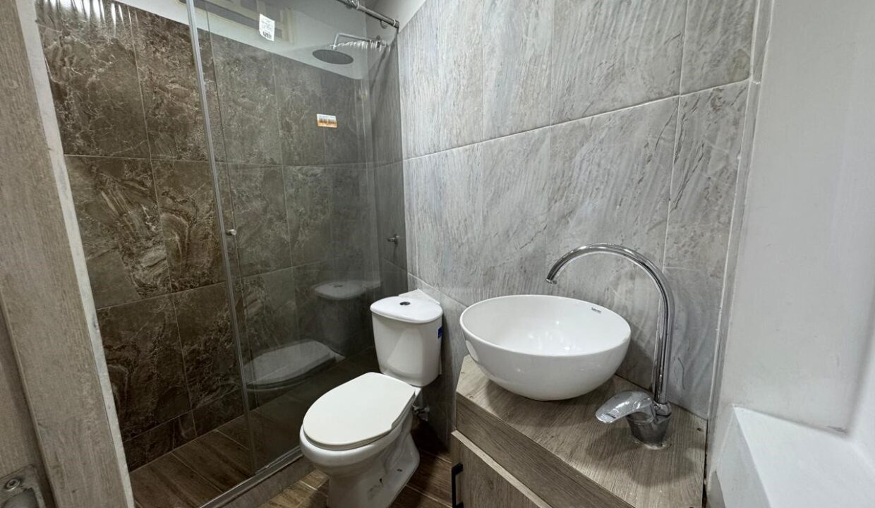 6d4832f0-2257-42dc-8ac4-bd4ae6581320