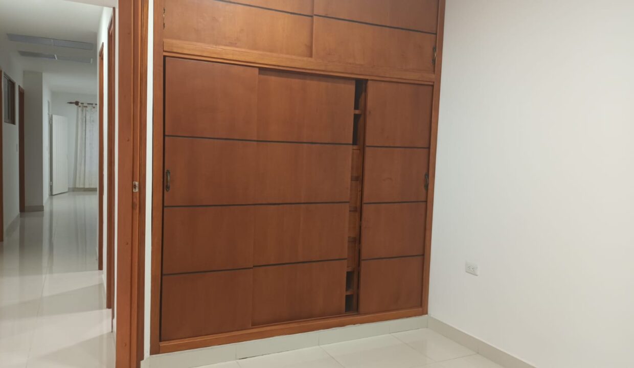 ce7100d9-562b-4e5d-b7b7-b20bd8ee6311