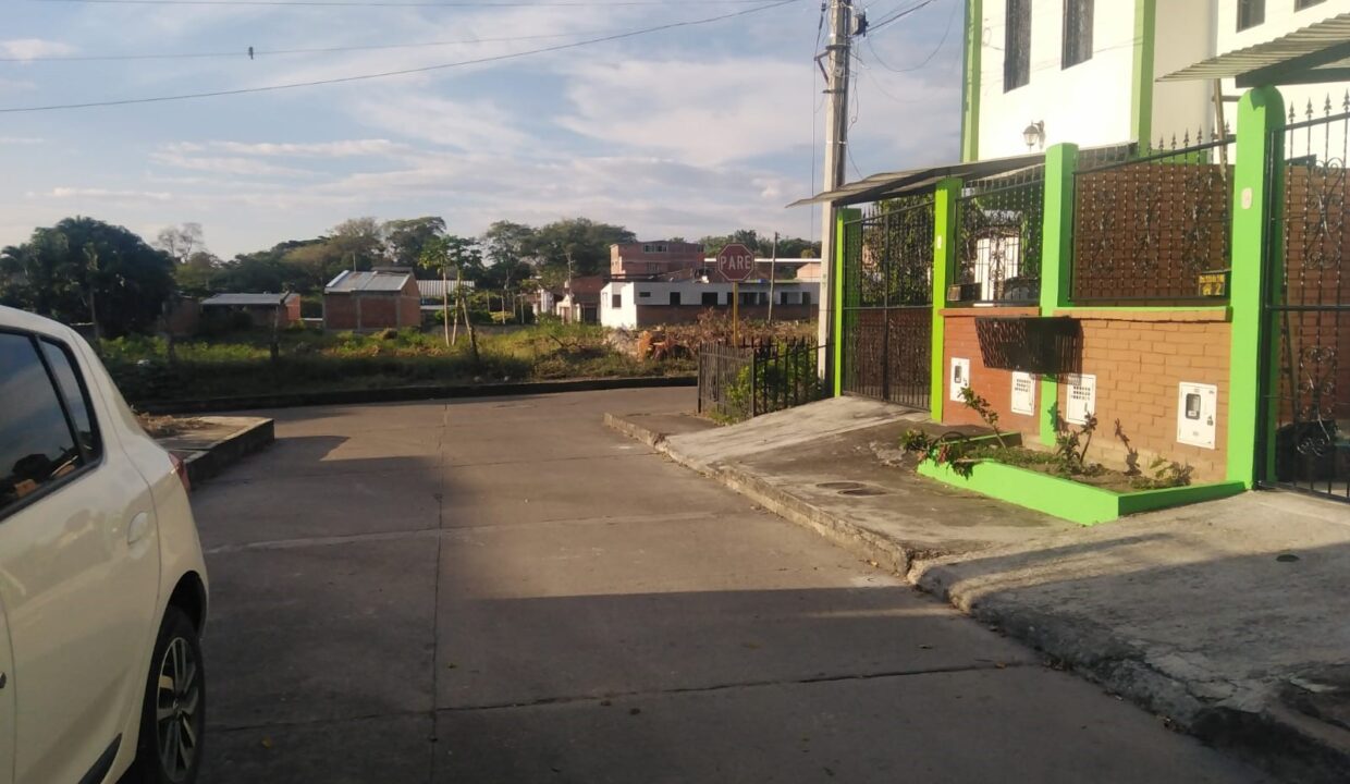 b1841e70-1a8c-4cfd-988b-293da8b81580