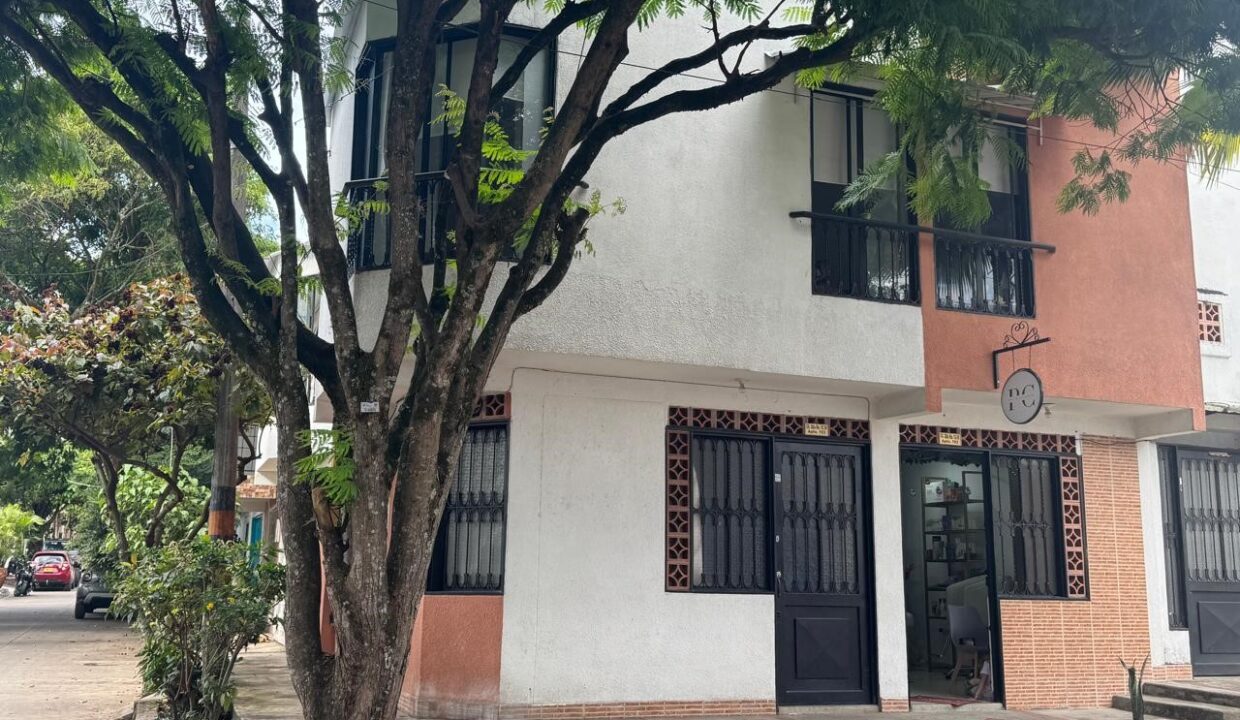 e8ff2152-ede8-40e2-ba8a-00a5497ca064