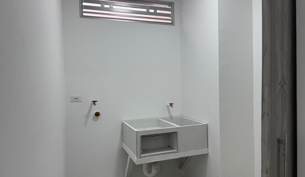 12c19d9f-8464-46fe-958d-dbc31a6c13c1