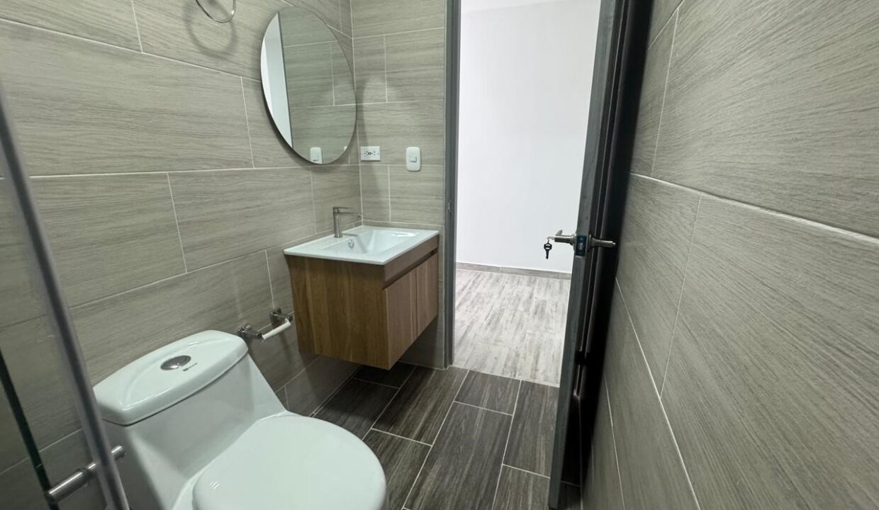 430438c0-872c-498e-b482-0a368c0afa9c