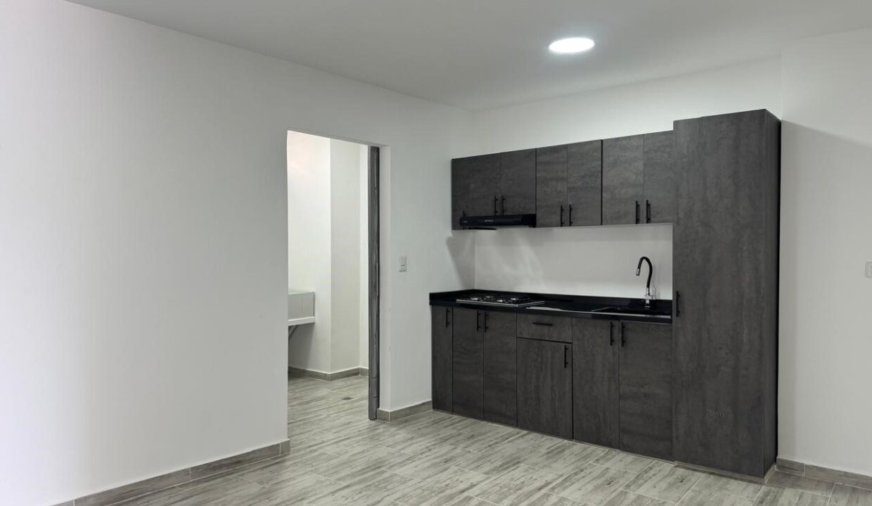 f6727d95-c70a-4921-ad7a-aa586dd88587