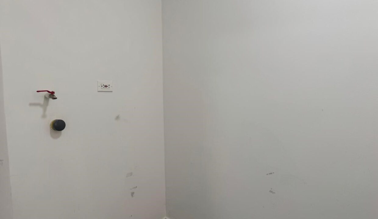 de06f1e4-2262-47e3-b700-1c7a38c58557