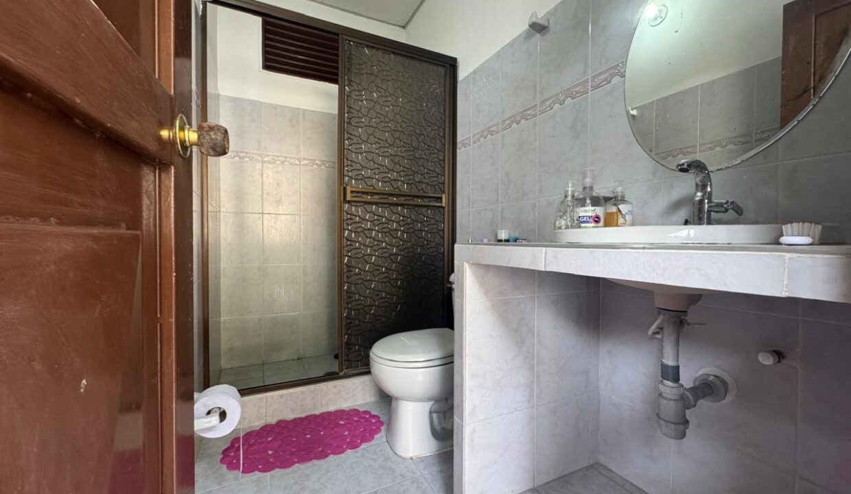 0f9fdfb0-1d97-4adf-8cba-7365994843f1