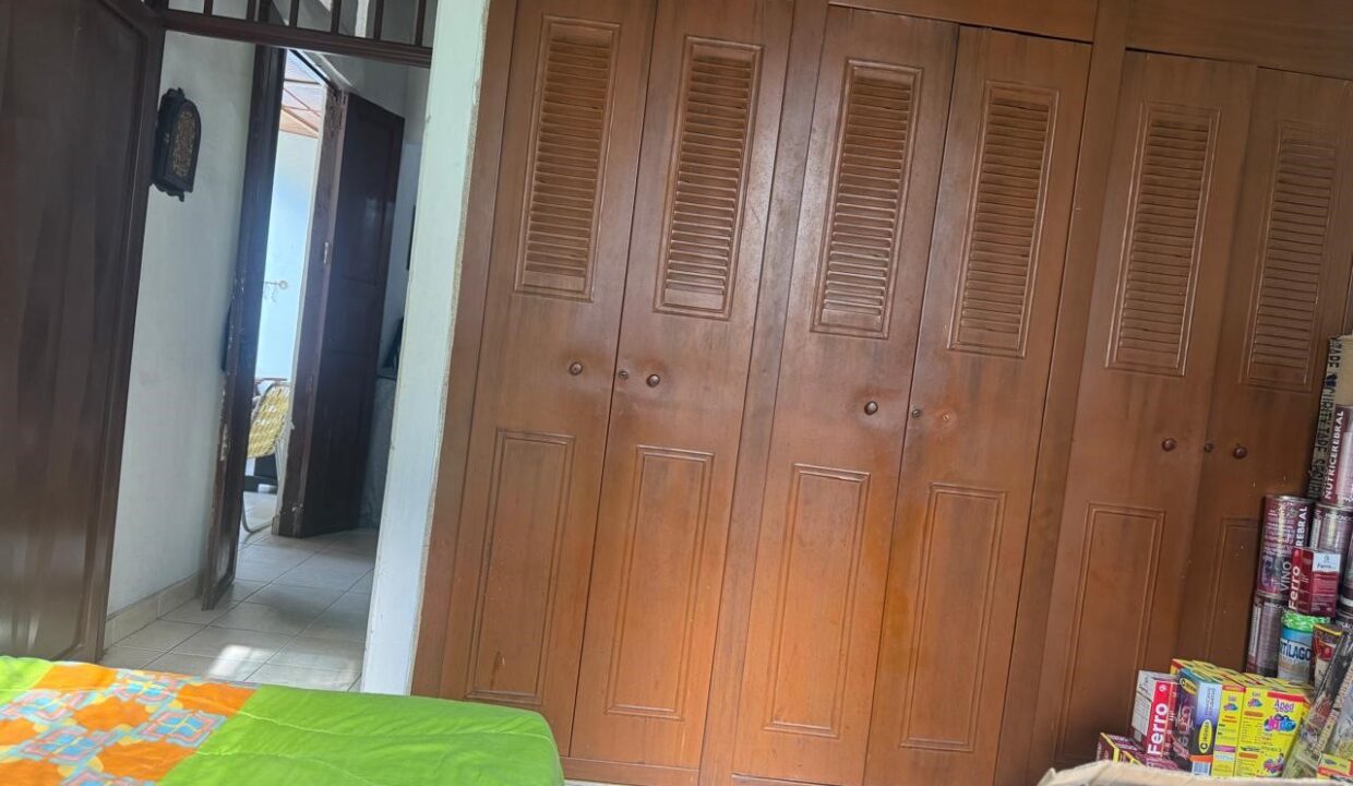 8ad5e82b-ca82-4eb0-a3a4-eb1f91f22909