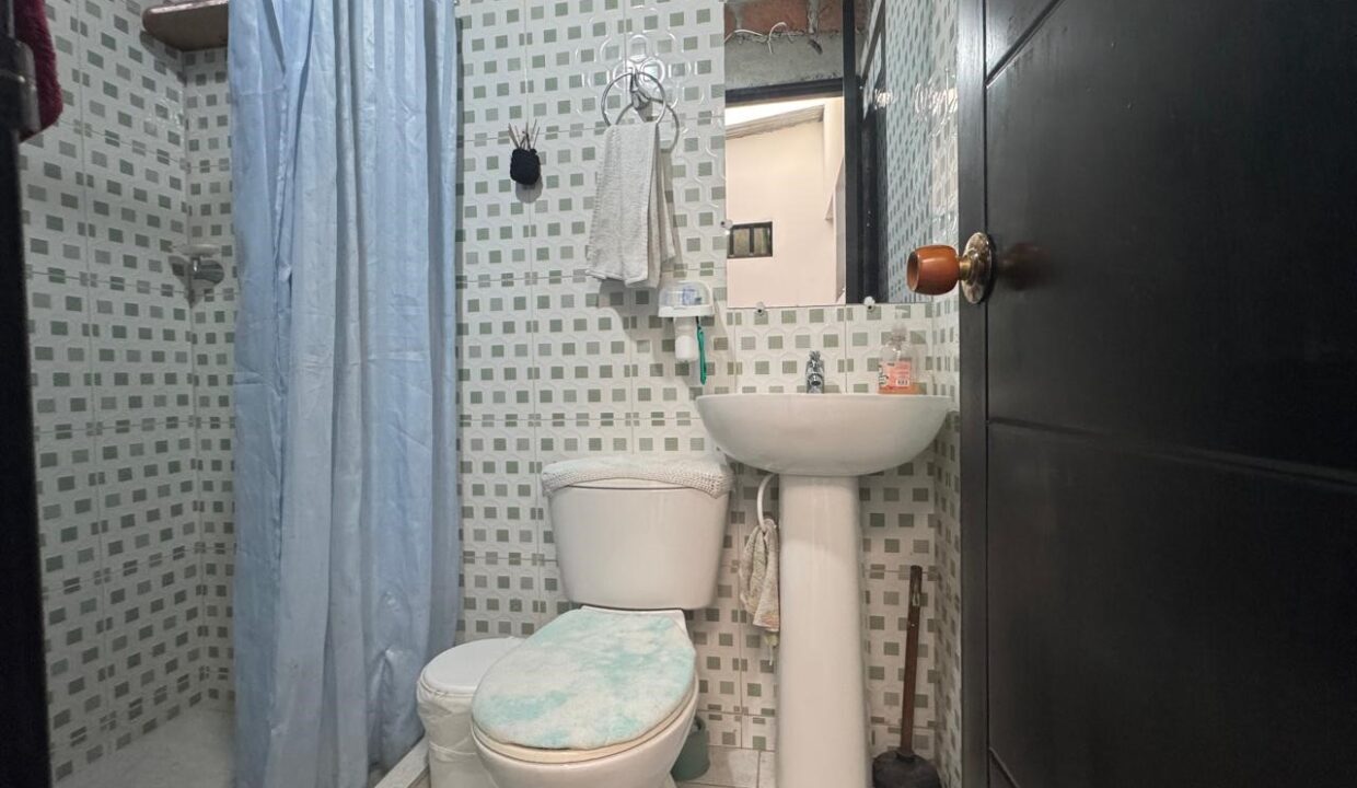 8b1fca34-f7a1-4cce-bcaa-13da04985c71