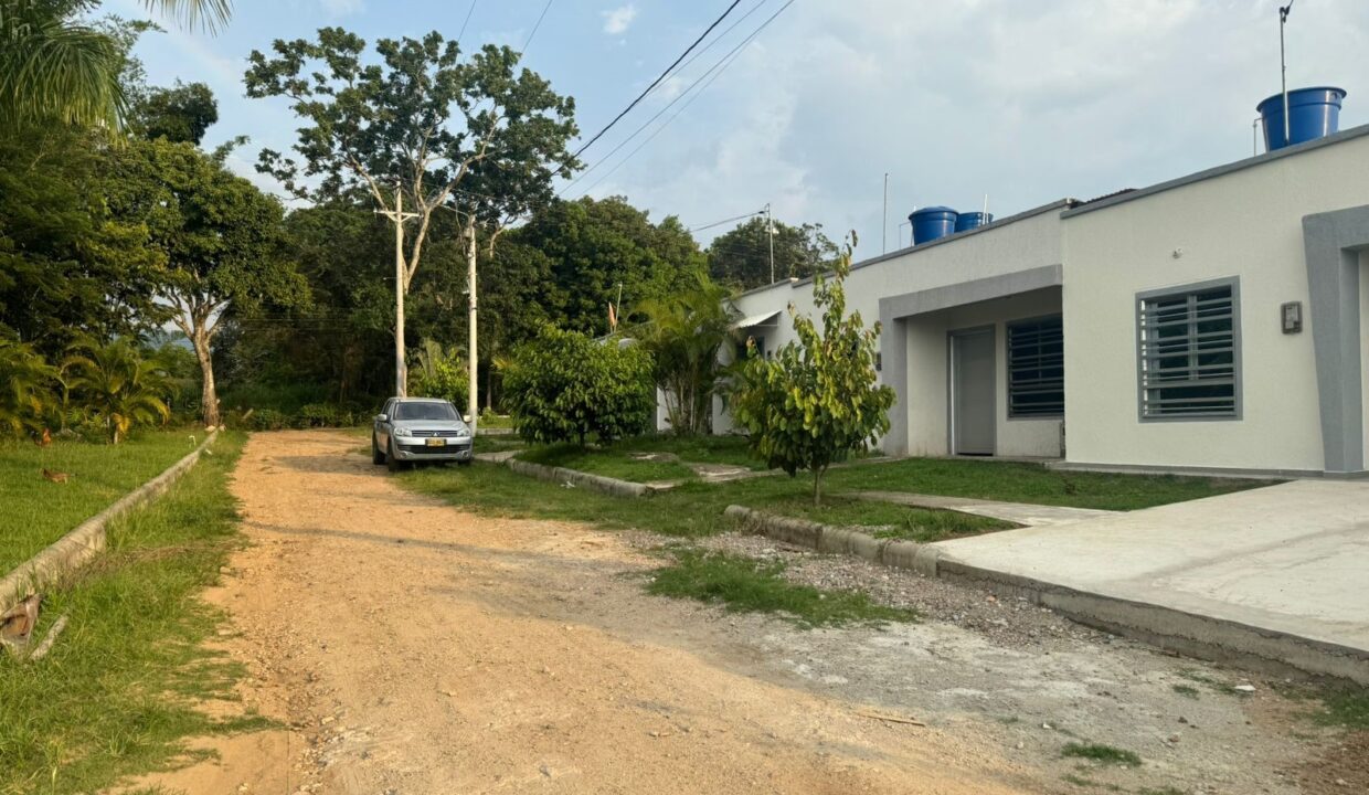 abeb2c01-2d49-4749-ace4-c154c6f4a71b