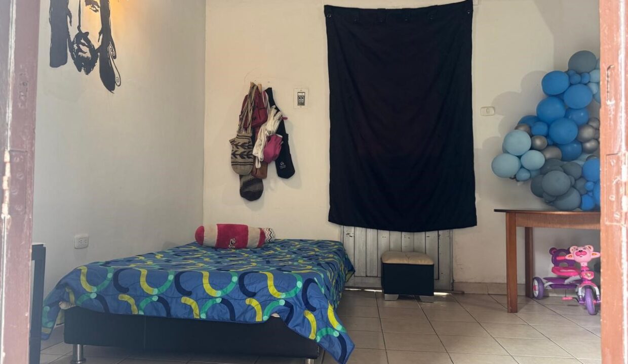 afc16287-a445-424c-8eae-a38f03bf1566