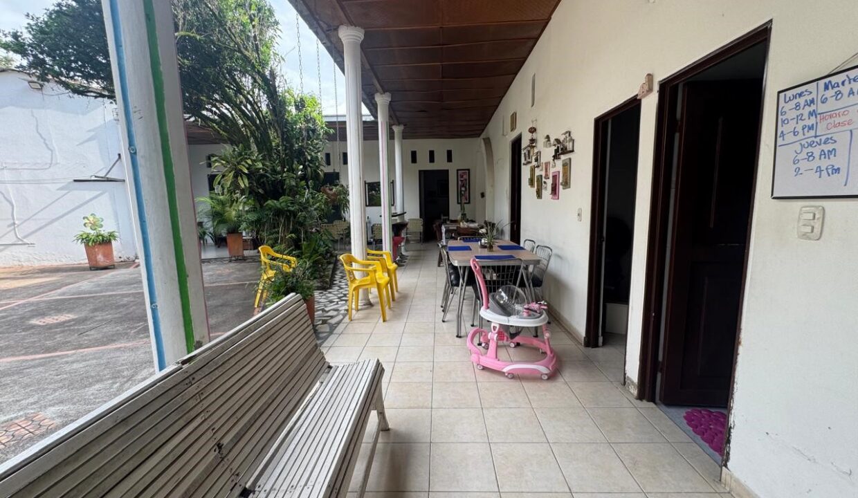 d8712c0c-c01b-48d4-9b9f-d82e2e5ae244