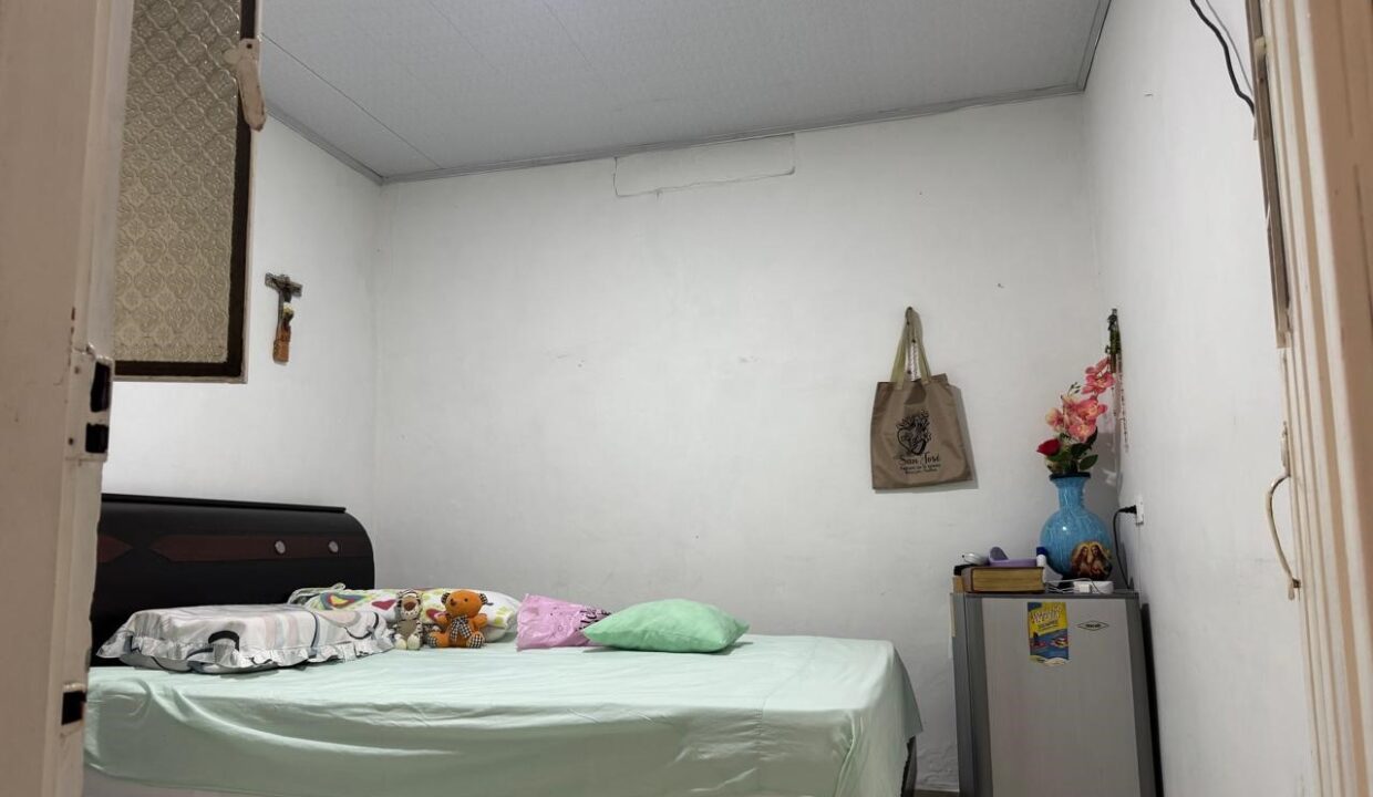 dd35f9d9-8cb3-43b5-b76c-5f3f401fb77e