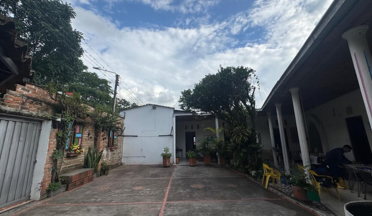 e87ec6e1-4cf0-426f-a968-8c546c39e9af