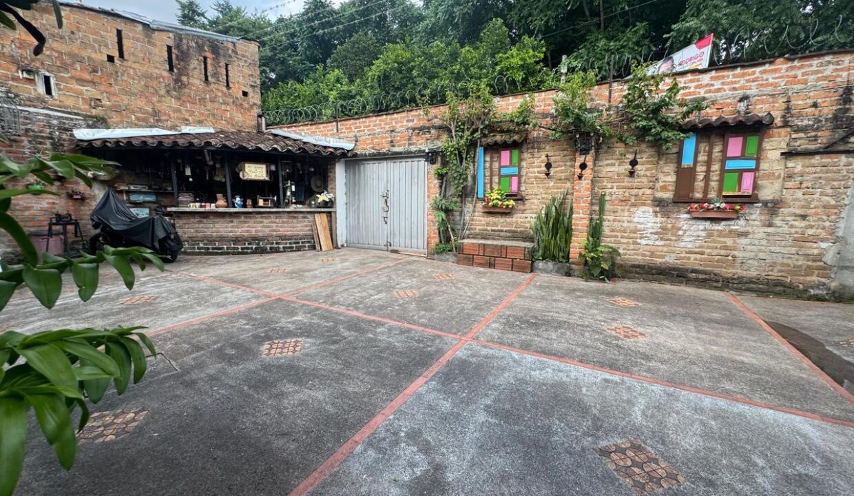 f4cd193a-3e0a-4434-b2bf-666427bf86d9