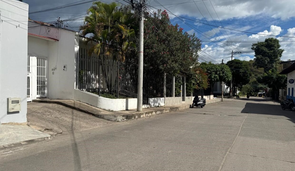 d3edde09-3f53-48f3-8679-6c8b7e02c419